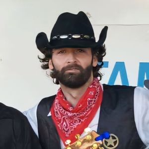 Meet your Posher, Carson